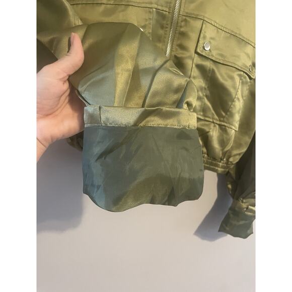 NWT Army Green Cropped Satin Oversized Bomber‎ Jacket US Size 4 - Picture 3 of 8